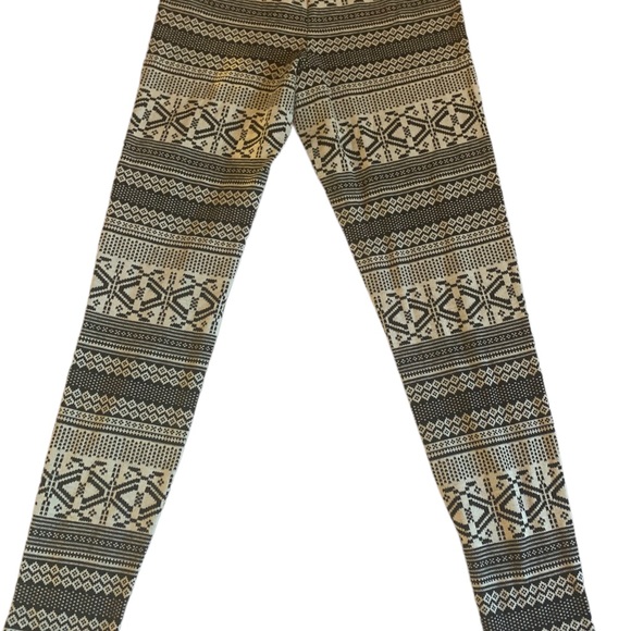 Women’s Tribal Print Leggings - Picture 2 of 2